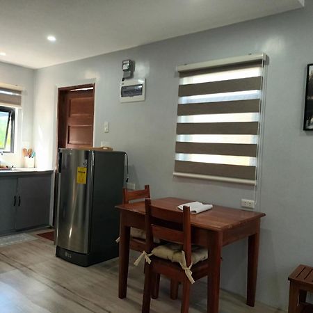 Grae'S Apartelle Moalboal Bagian luar foto