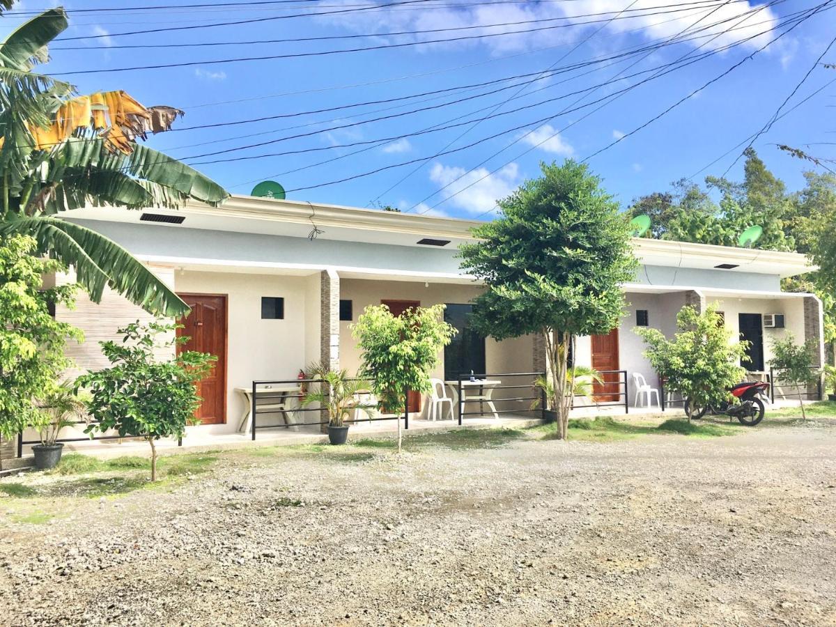 Grae'S Apartelle Moalboal Bagian luar foto