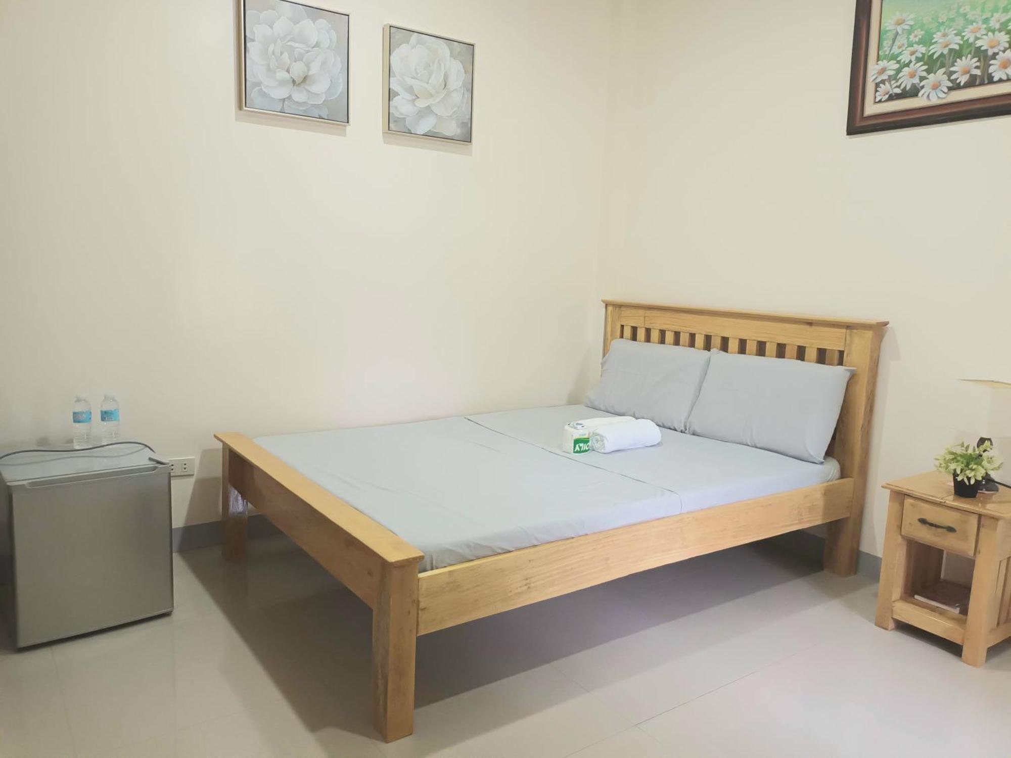 Grae'S Apartelle Moalboal Bagian luar foto