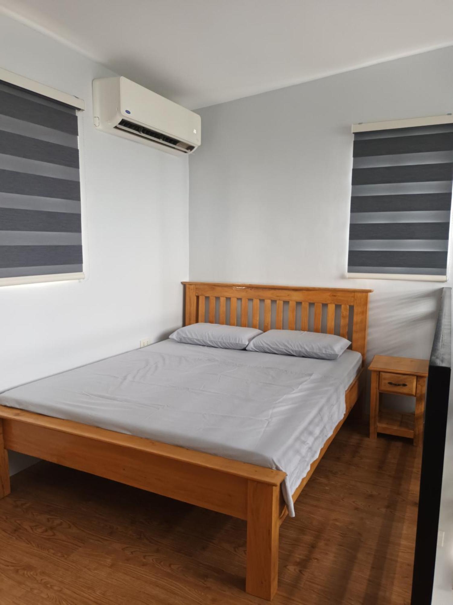 Grae'S Apartelle Moalboal Bagian luar foto