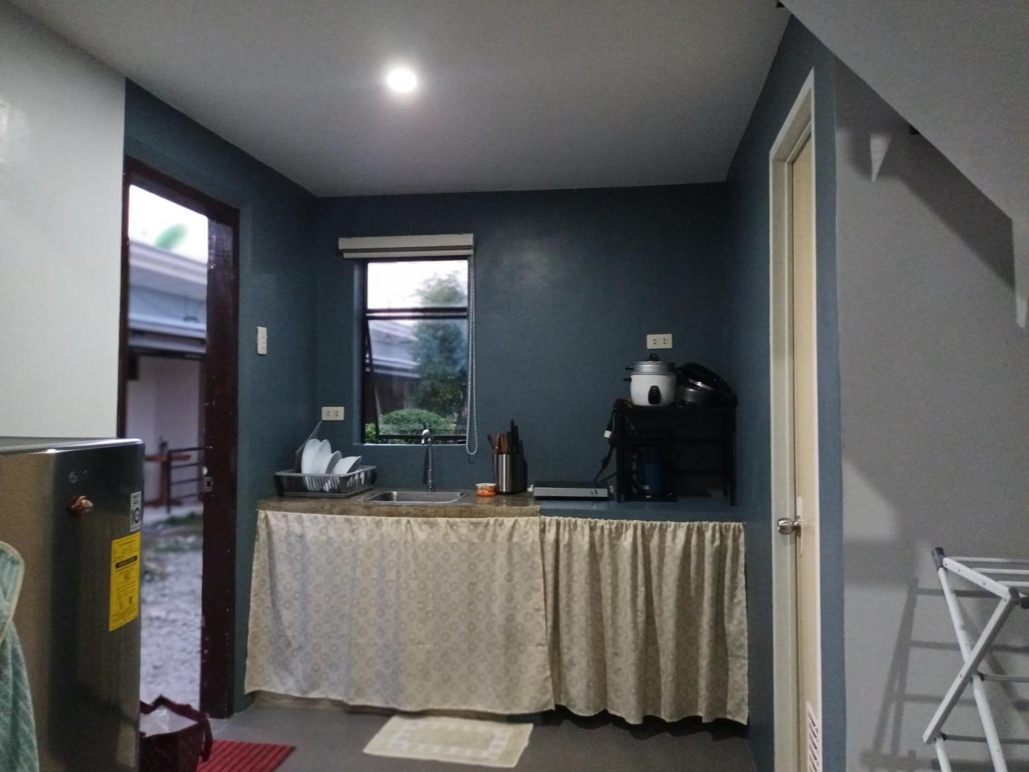 Grae'S Apartelle Moalboal Bagian luar foto