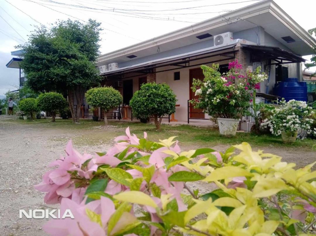 Grae'S Apartelle Moalboal Bagian luar foto