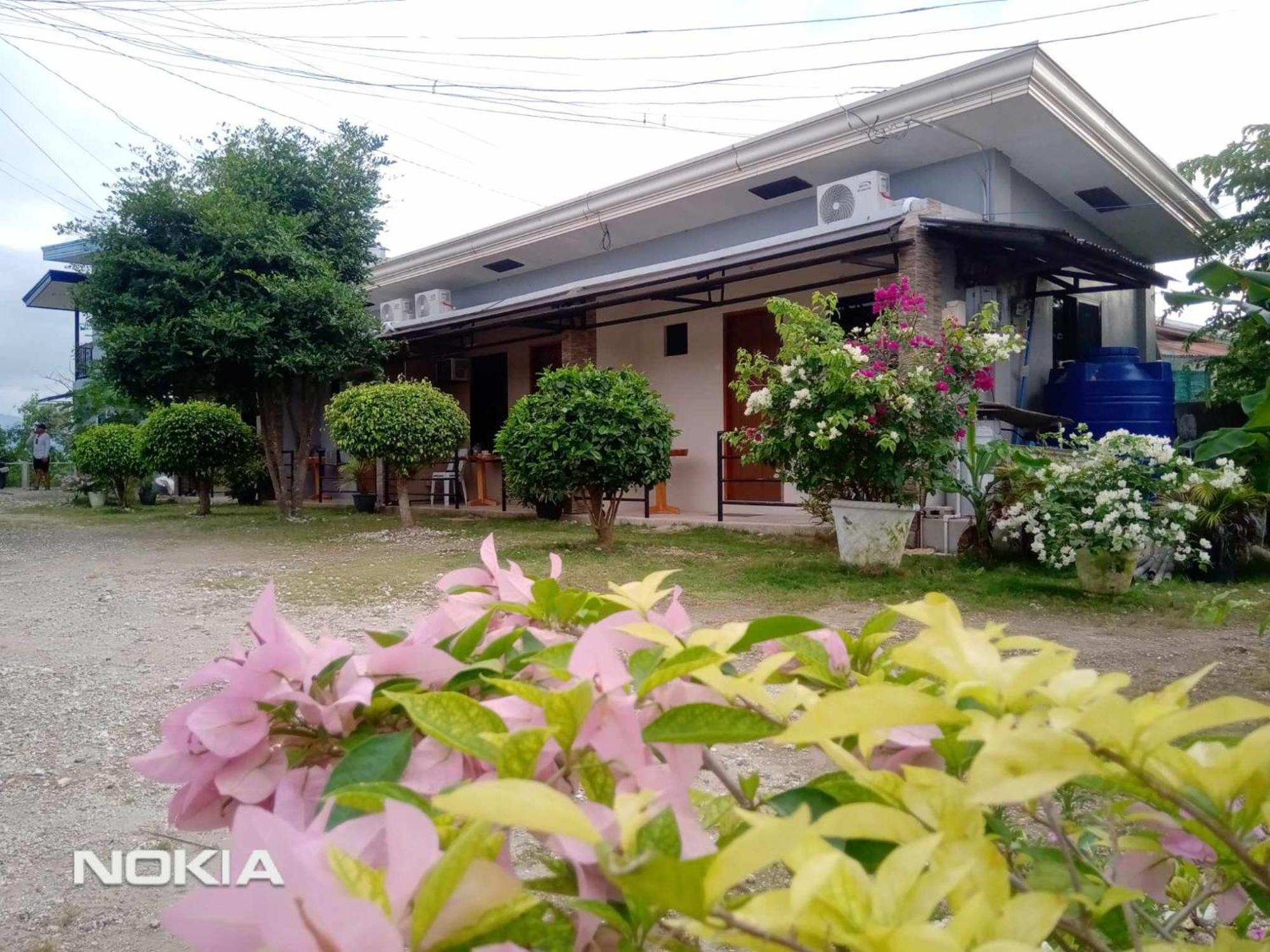 Grae'S Apartelle Moalboal Bagian luar foto