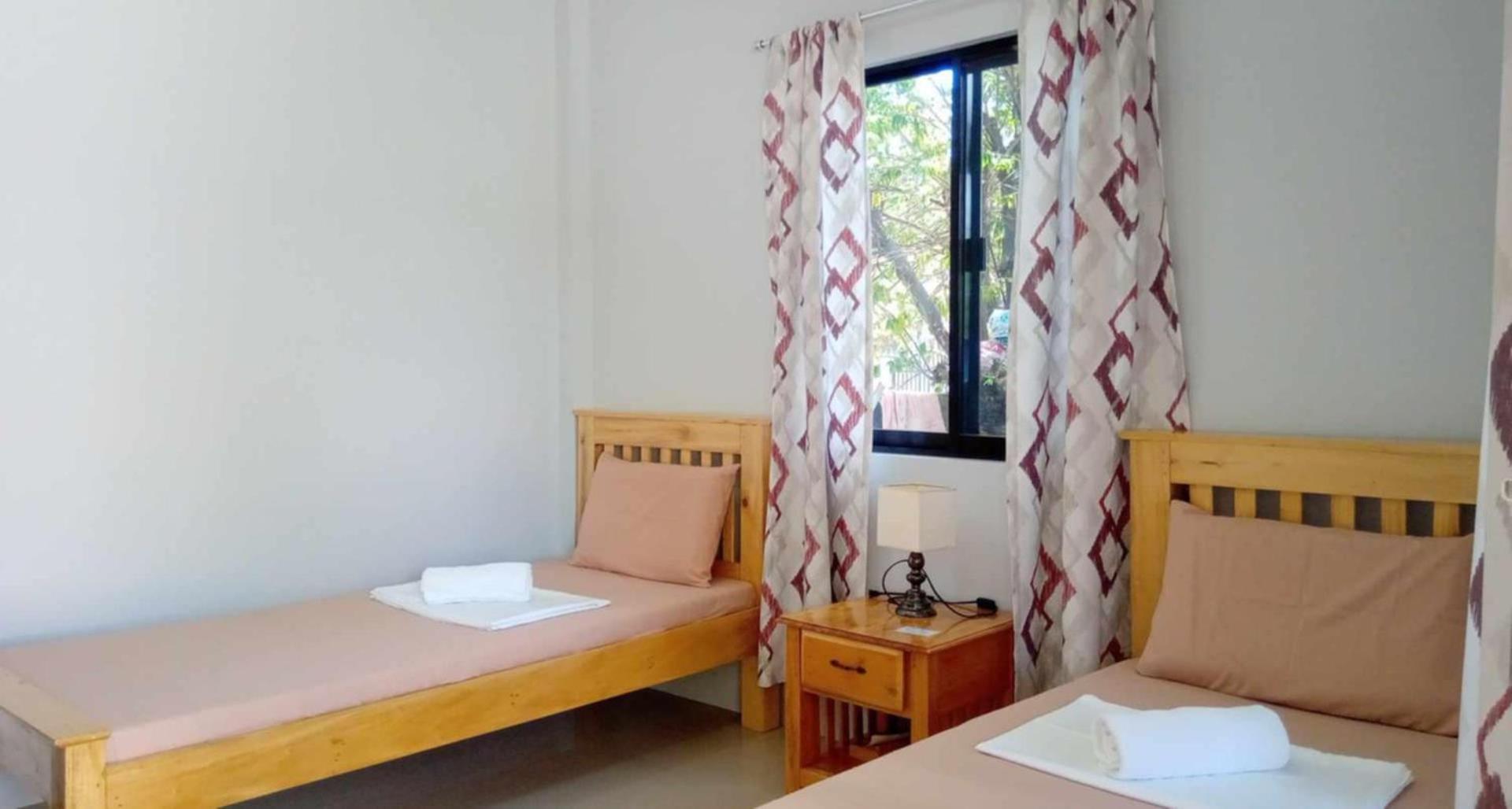 Grae'S Apartelle Moalboal Bagian luar foto