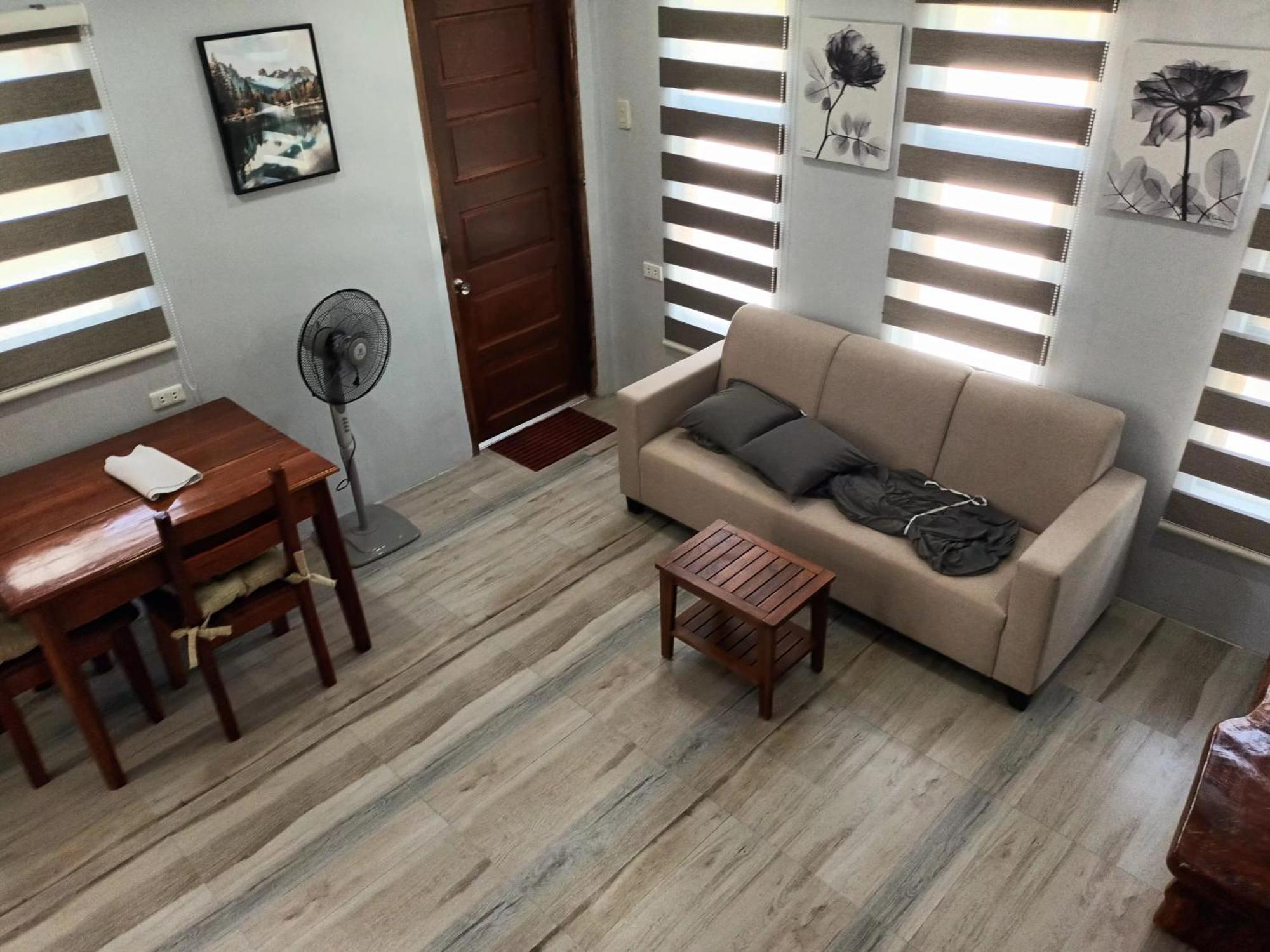 Grae'S Apartelle Moalboal Bagian luar foto