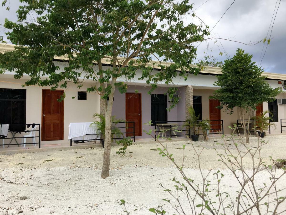 Grae'S Apartelle Moalboal Bagian luar foto