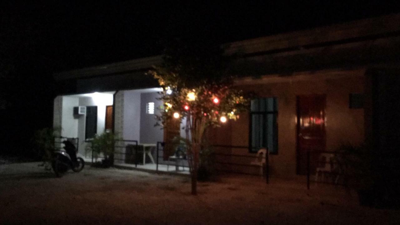 Grae'S Apartelle Moalboal Bagian luar foto